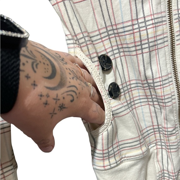 Twik XS Zip-Up Sweater – Cream & Purple Pattern - Picture 3 of 9